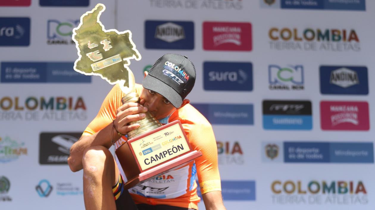 Diego Camargo, campeón de la edición 2020 de la Vuelta a Colombia.