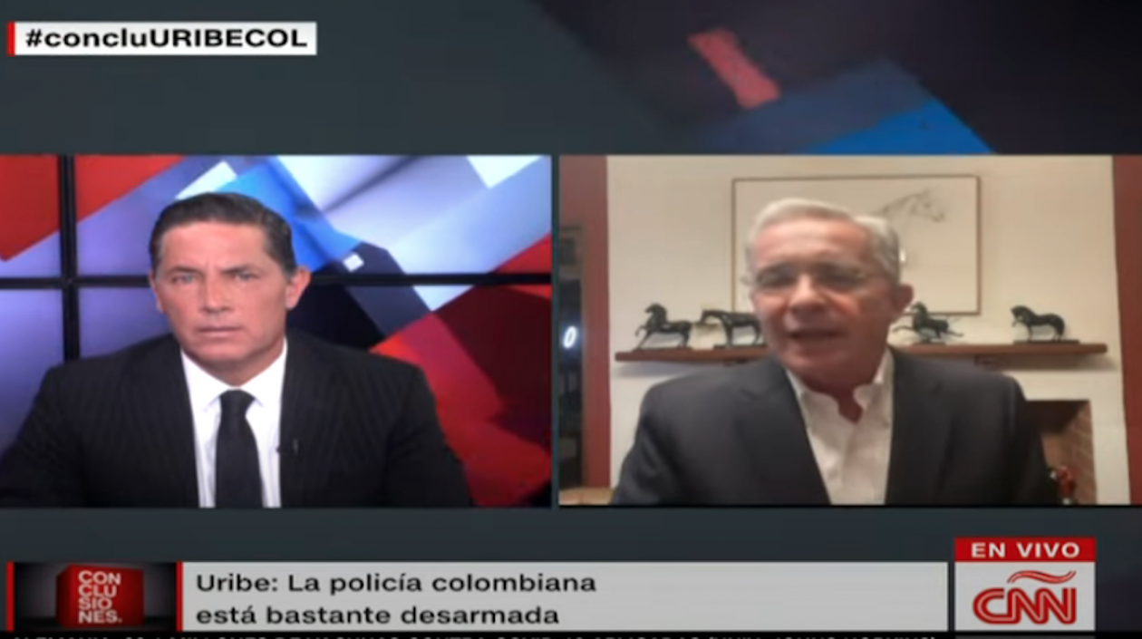 Entrevista en CNN en Español de Álvaro Uribe al periodista Fernando Del Rincón.