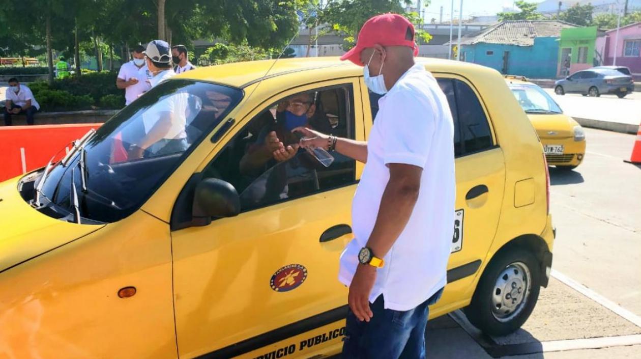 Los taxistas respaldaron la reactivación en Barranquilla.
