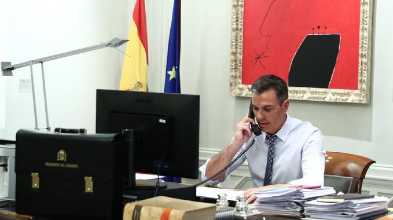Momento del diálogo telefónico entre Pedro Sánchez, (foto), presidente de gobierno de España y Joe Biden, presidente de EE.UU.