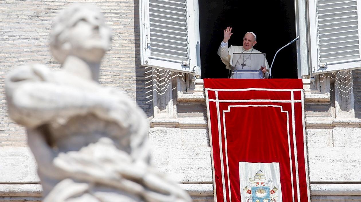 Papa Francisco invitó a orar por Afganistán.