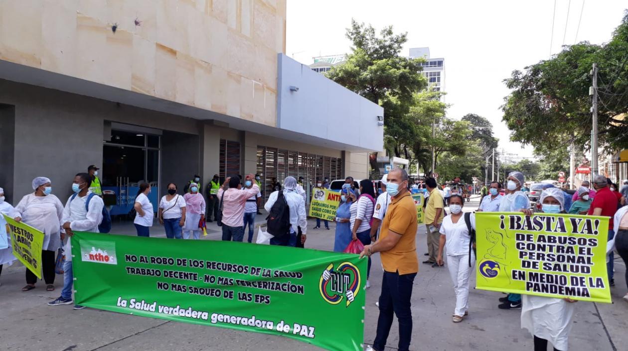Protesta de trabajadores del Hospital Juan Domínguez Romero.