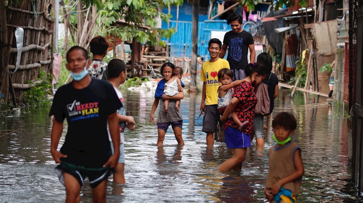 El paso del tifón Conson dejó 17 muertes en Filipinas.