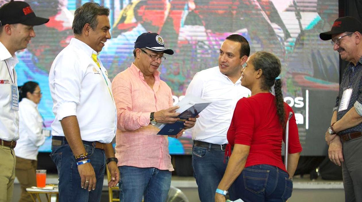 El Presidente Gustavo Petro durante el acto en Barrancabermeja.