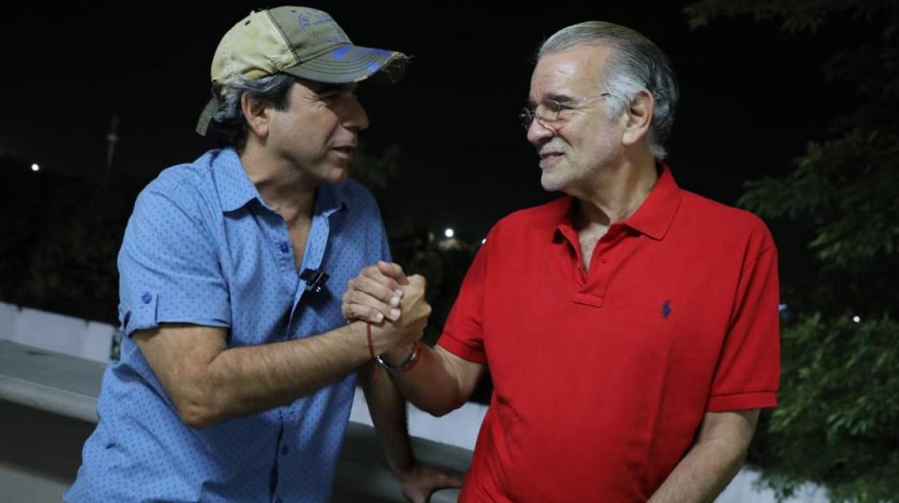 Alex Char y Eduardo Verano sellando la alianza política.