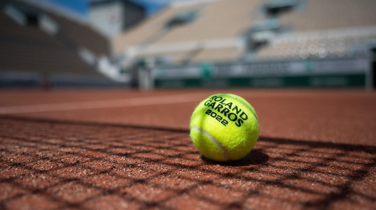 Bola oficial del Roland Garros. 