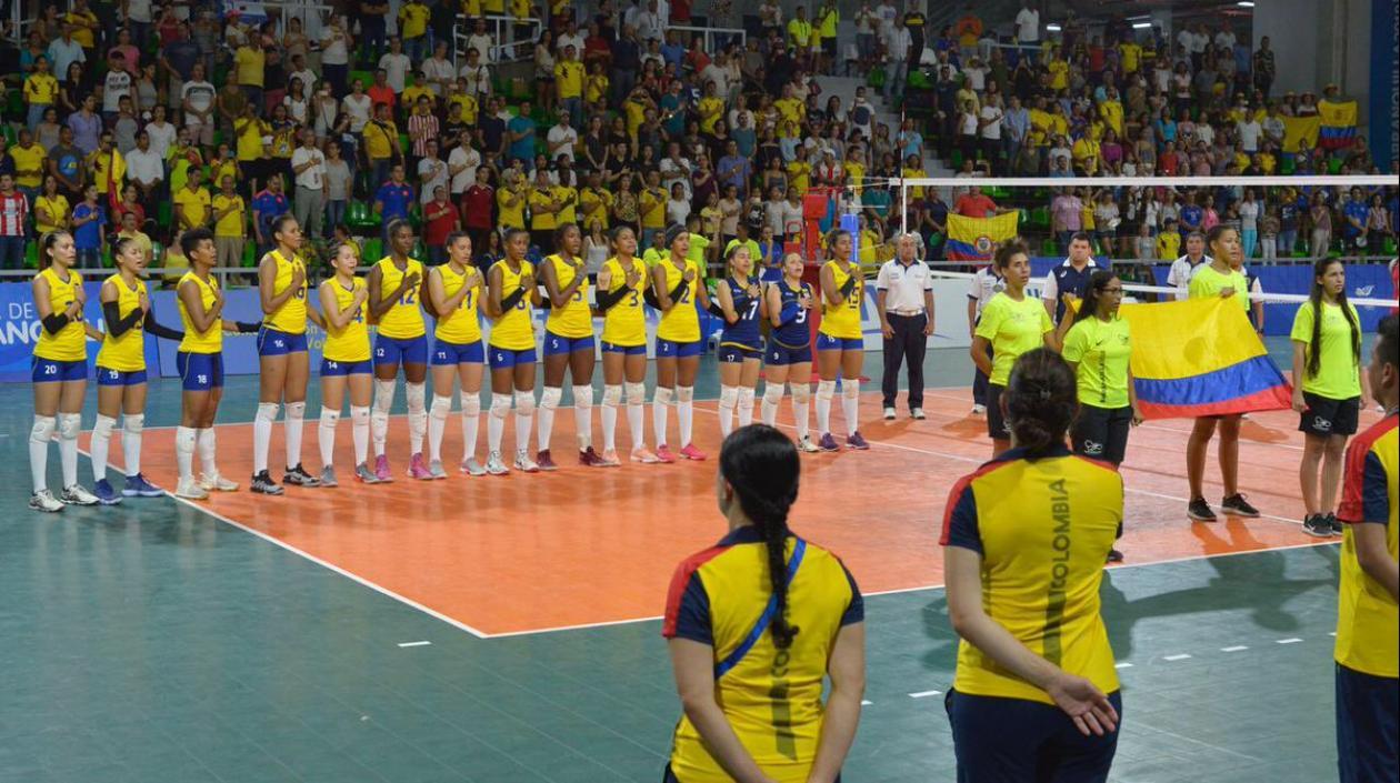 Selección Colombia de Voleibol en el coliseo Sugar Baby Rojas. 