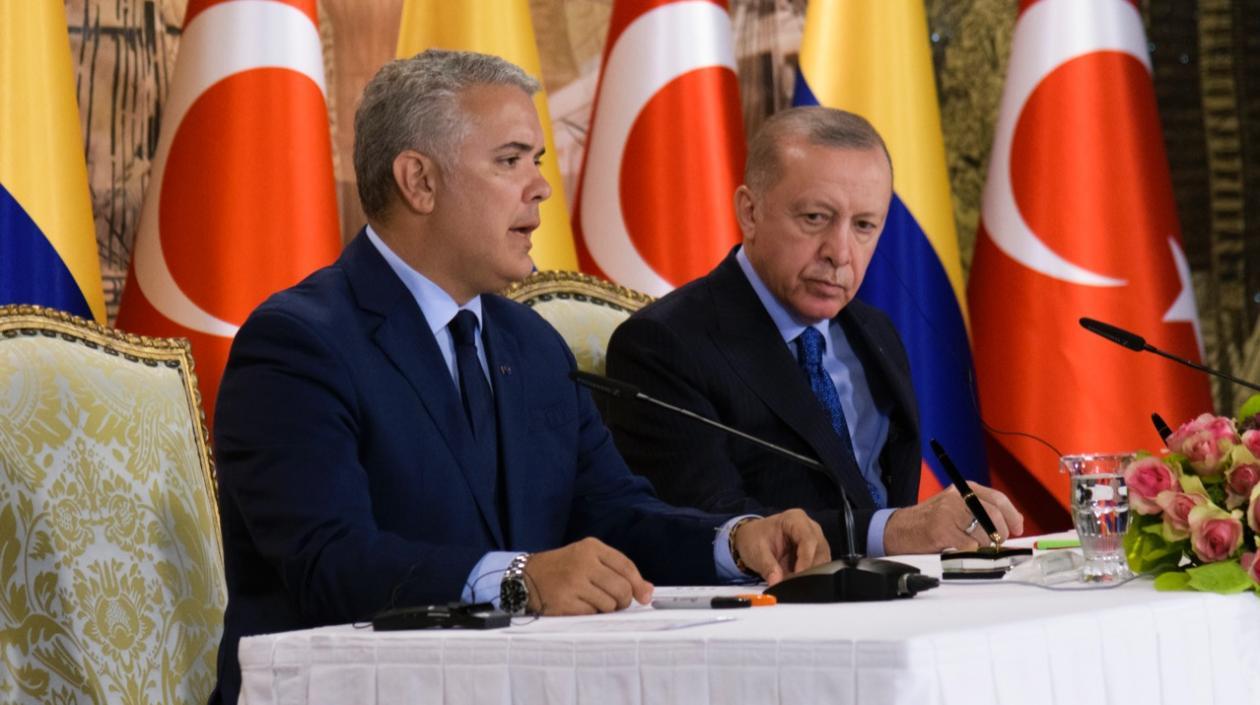 El Presidente de Colombia, Iván Duque, en una rueda de prensa con su homólogo turco, Recep Tayyip Erdogan.