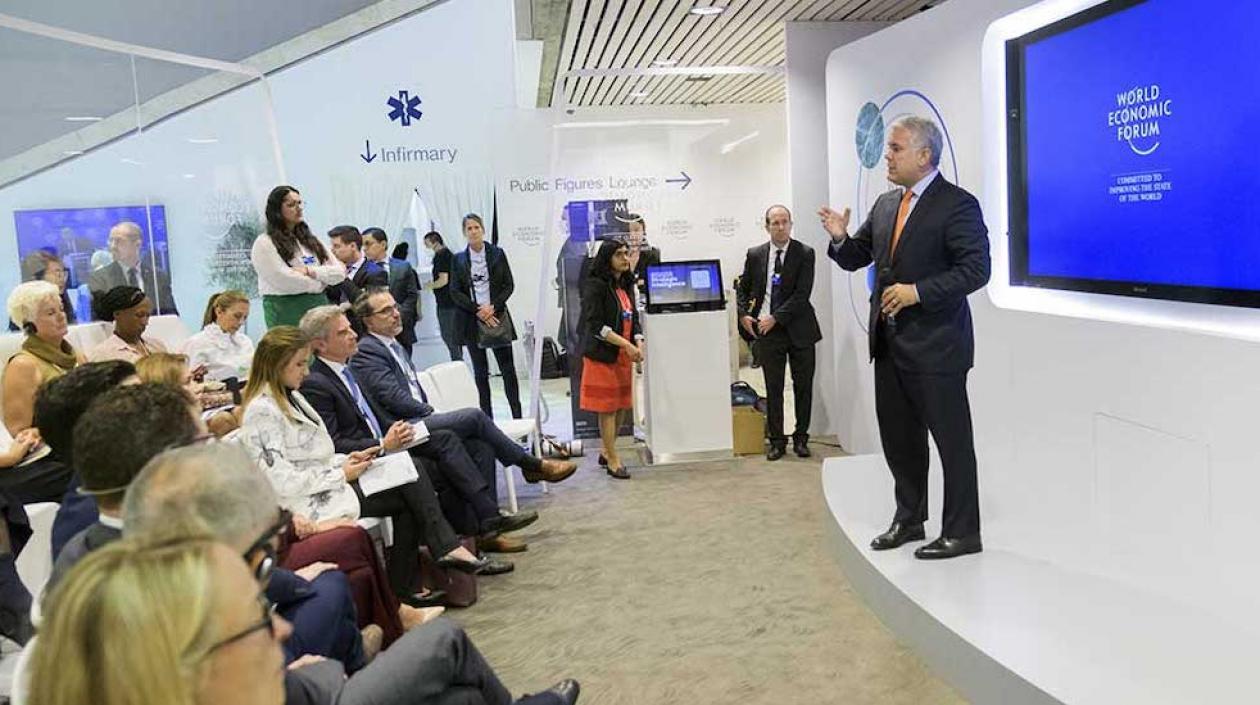 El Presidente Iván Duque resaltando el modelo barranquillero en Davos, Suiza.