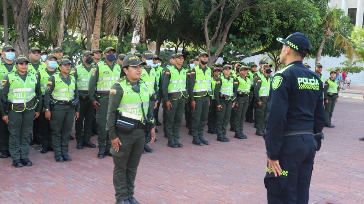 Formación de policía en la ciudad de Santa Marta. 