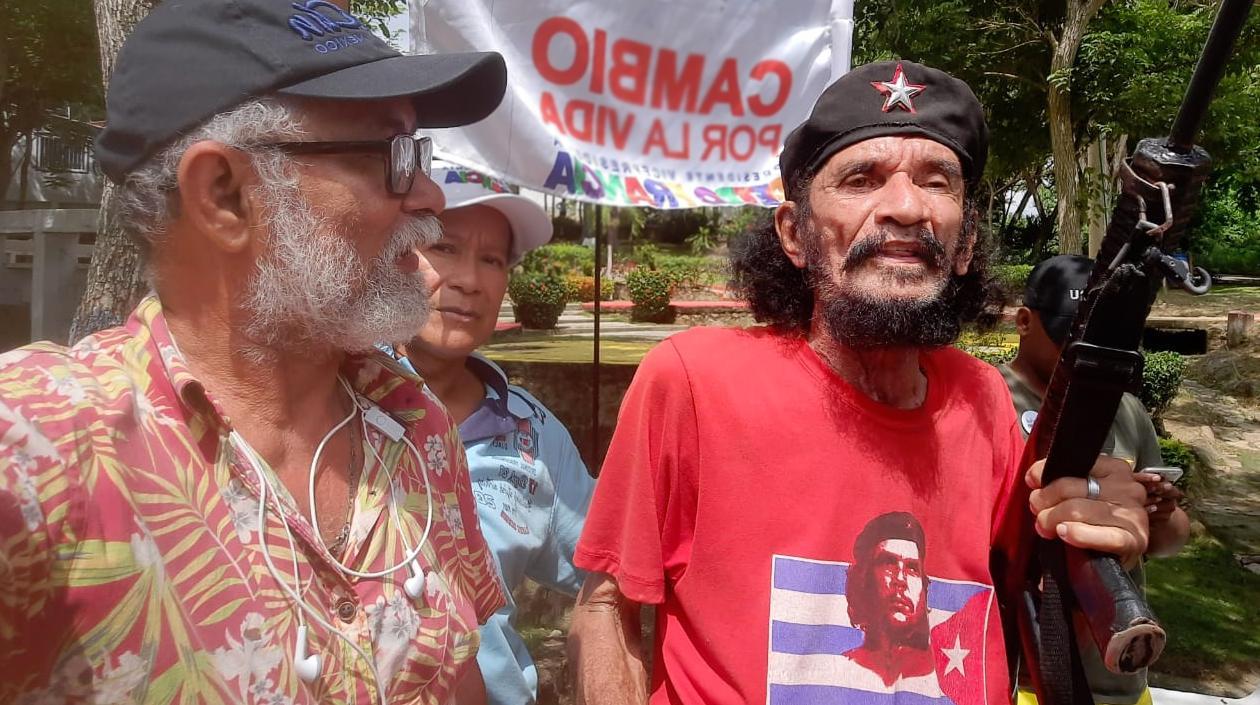 El ‘Che Guevara del Carnaval con Fabio Ortíz.