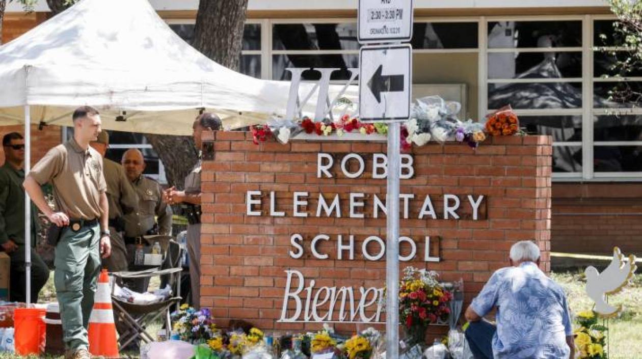 En este atentado murieron 19 niños y 2 profesoras.
