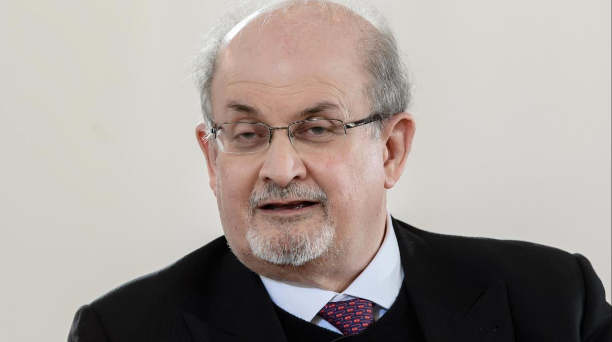 Salman Rushdie, escritor británico de origen indio.