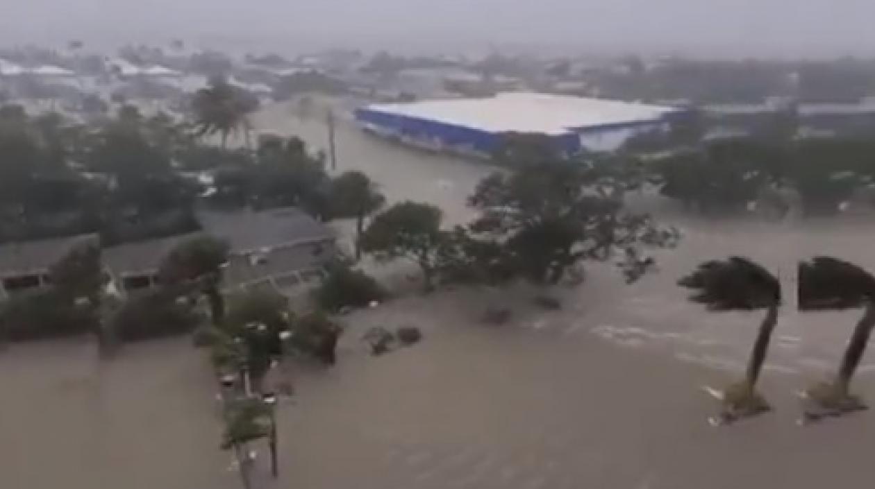Así permanecen varias zonas de Florida a paso del huracán 'Ian'.
