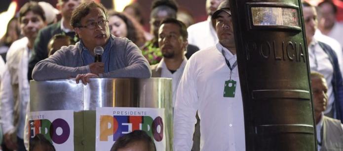 El entonces candidato Gustavo Petro en campaña presidencial.