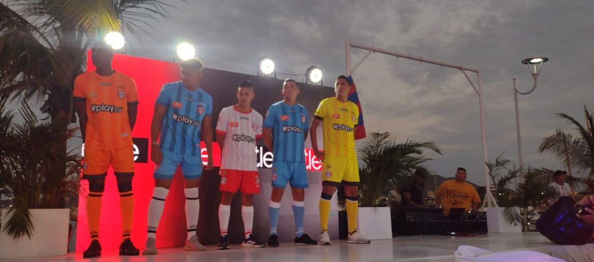 Los jugadores del Unión Magdalena con el uniforme 2023.