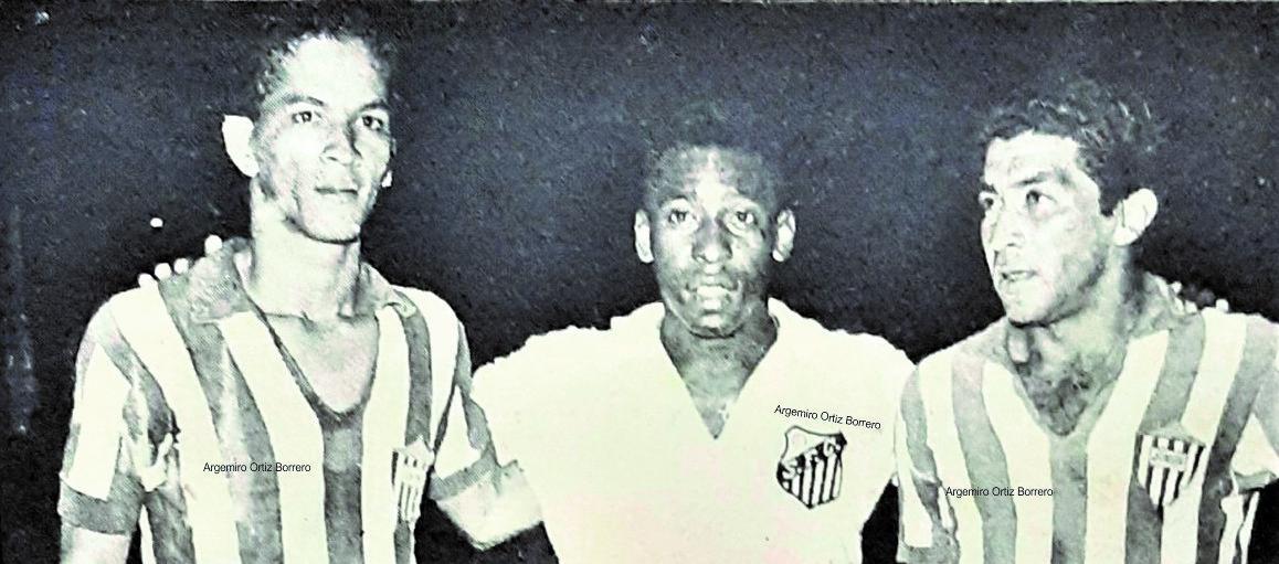 Pelé acompañado de Hermenegildo Segrera y Antonio Rada.