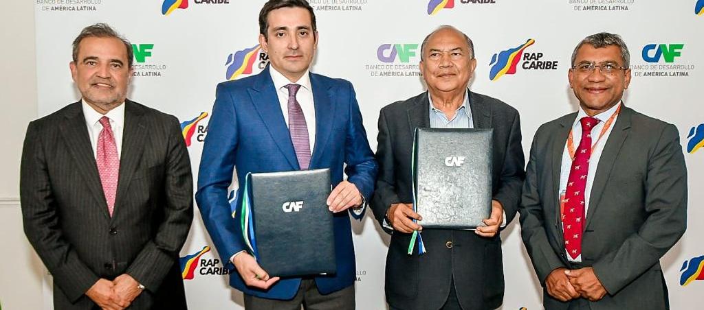 El representante de la CAF en Colombia Rodrigo Peñailillo y el gerente de la RAP Caribe Amylkar Acosta, entre otros, en el reciente encuentro.