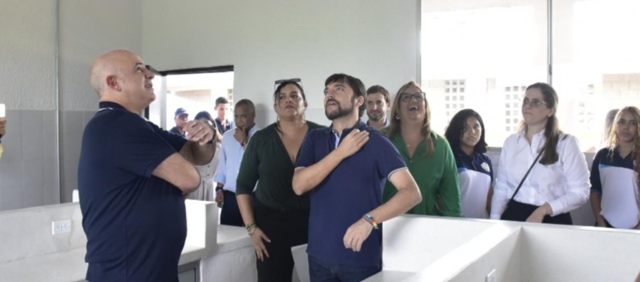 El COO de Tecnoglass, Christian Daes, y el Alcalde de Barranquilla, Jaime Pumarejo.