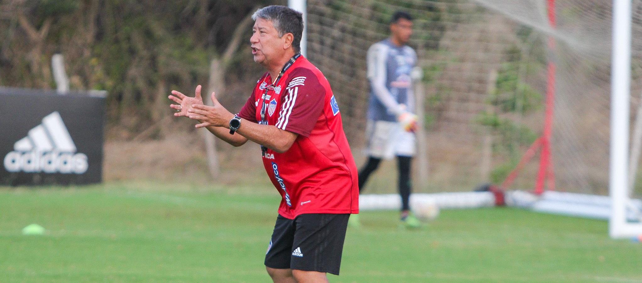 Hernán Darío Gómez sigue trabajando intensamente para mejorar el rendimiento del Junior.