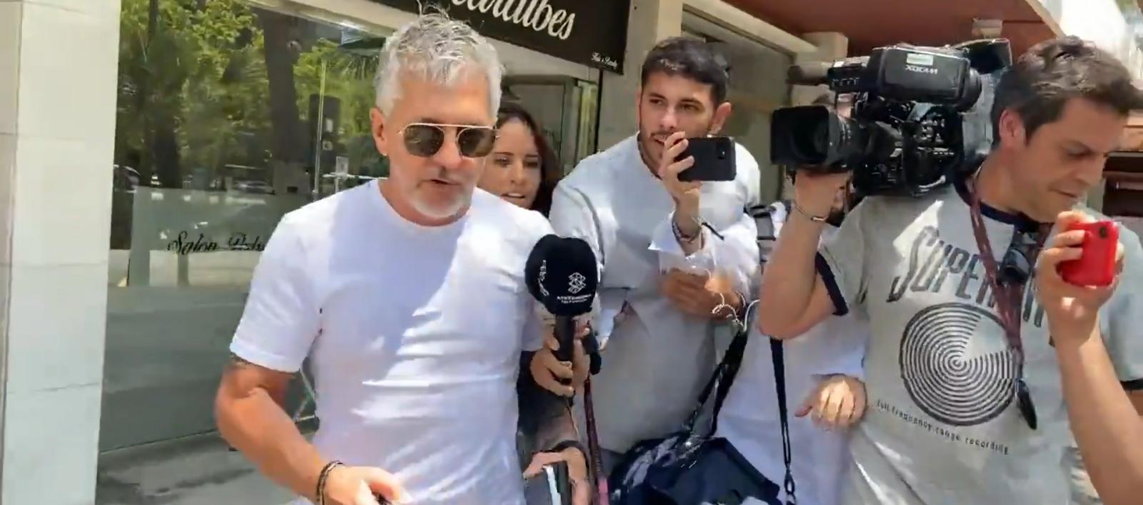 Jorge Messi tras salir de la reunión con Joan Laporta. 