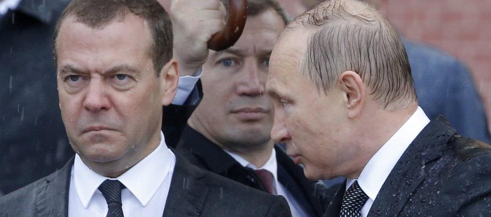 Dmitry Medvedev junto con Vladímir Putin.