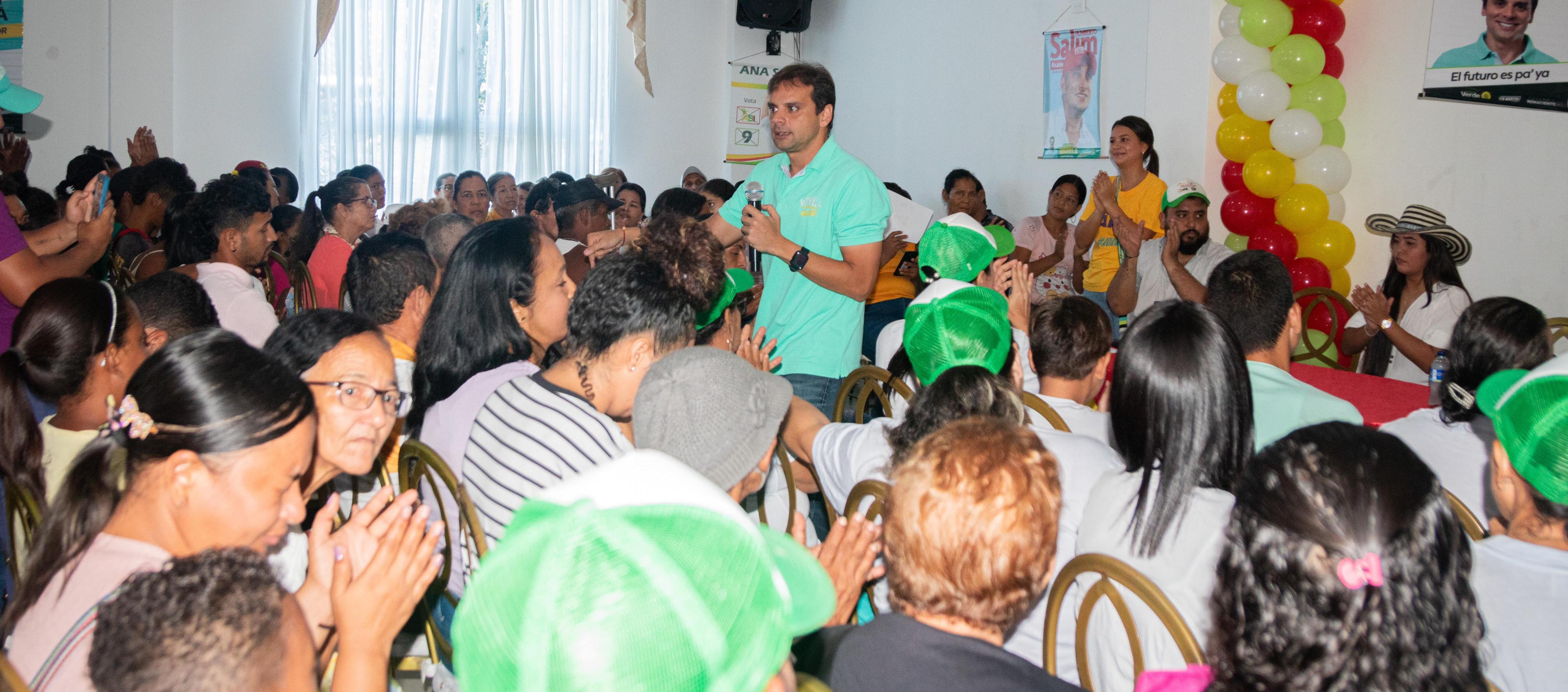 El candidato a la Gobernación Alfredo Varela en la reunión que presidió en Palmar de Varela