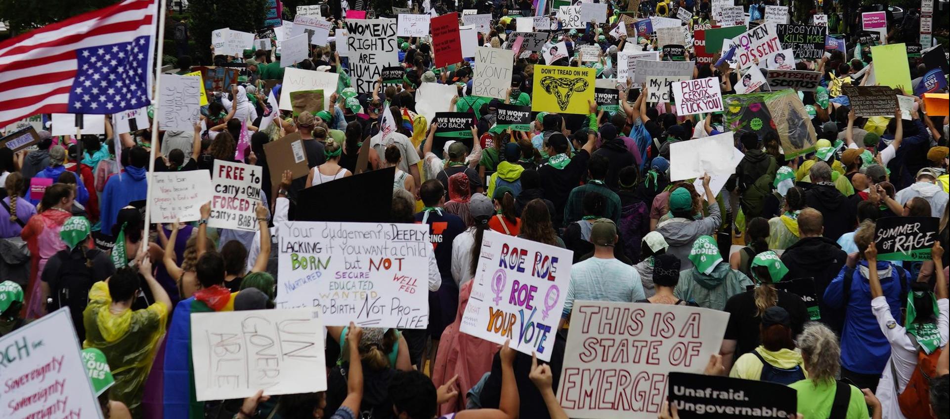 Manifestantes a favor del aborto participan en una marcha frente a la Casa Blanca, en Washington.