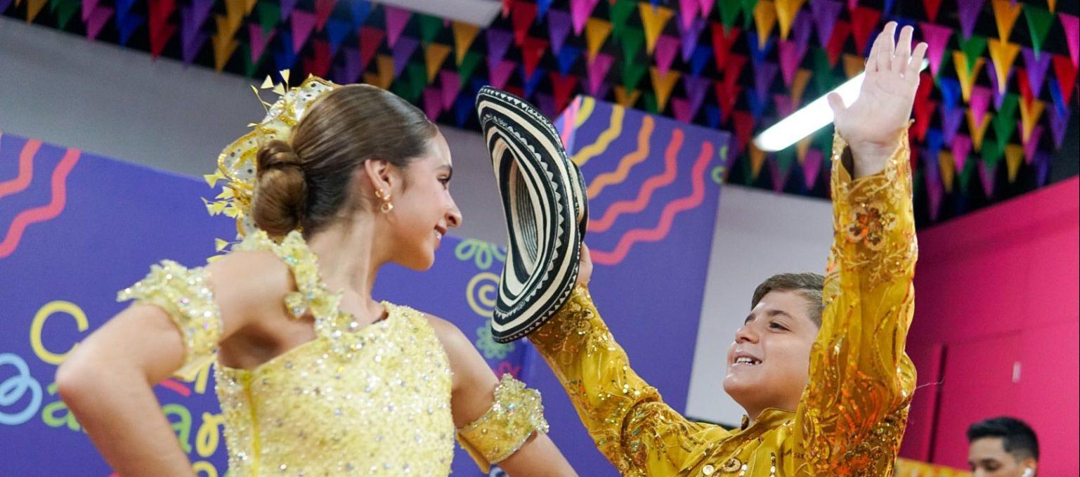 Samia Maloof y Emanuel Angulo, reyes infantiles del Carnaval de Barranquilla. 