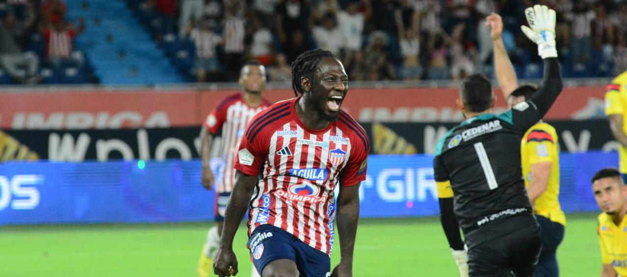 Yimmi Chará celebra el gol que le marcó al Deportivo Pasto. 