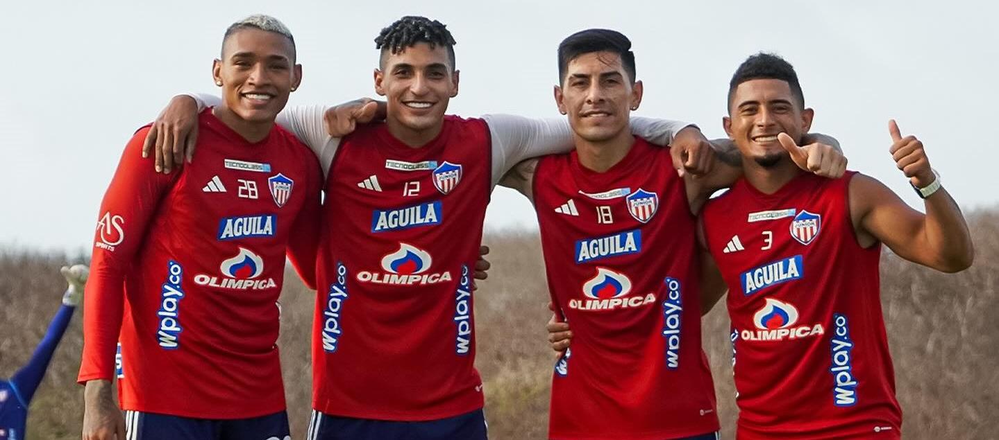 La defensa que utilizará Junior ante Jaguares: Jermein Peña, Gabriel Fuentes, Emmanuel Olivera y Edwin Herrera. 