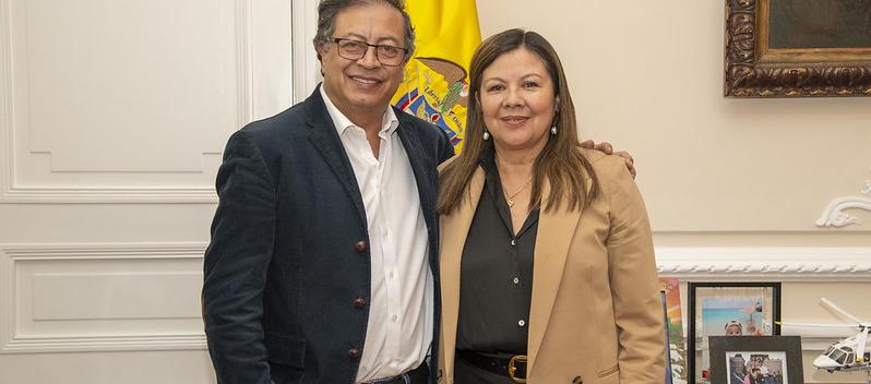 El Presidente Gustavo Petro con la nueva Fiscal General, Luz Adriana Camargo