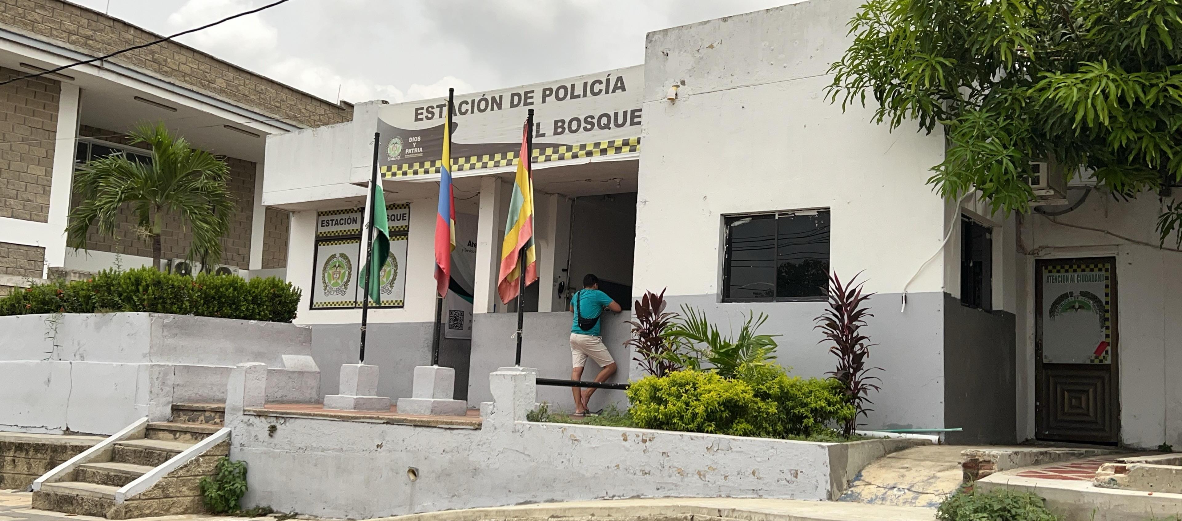 Estación de Policía del barrio El Bosque. 