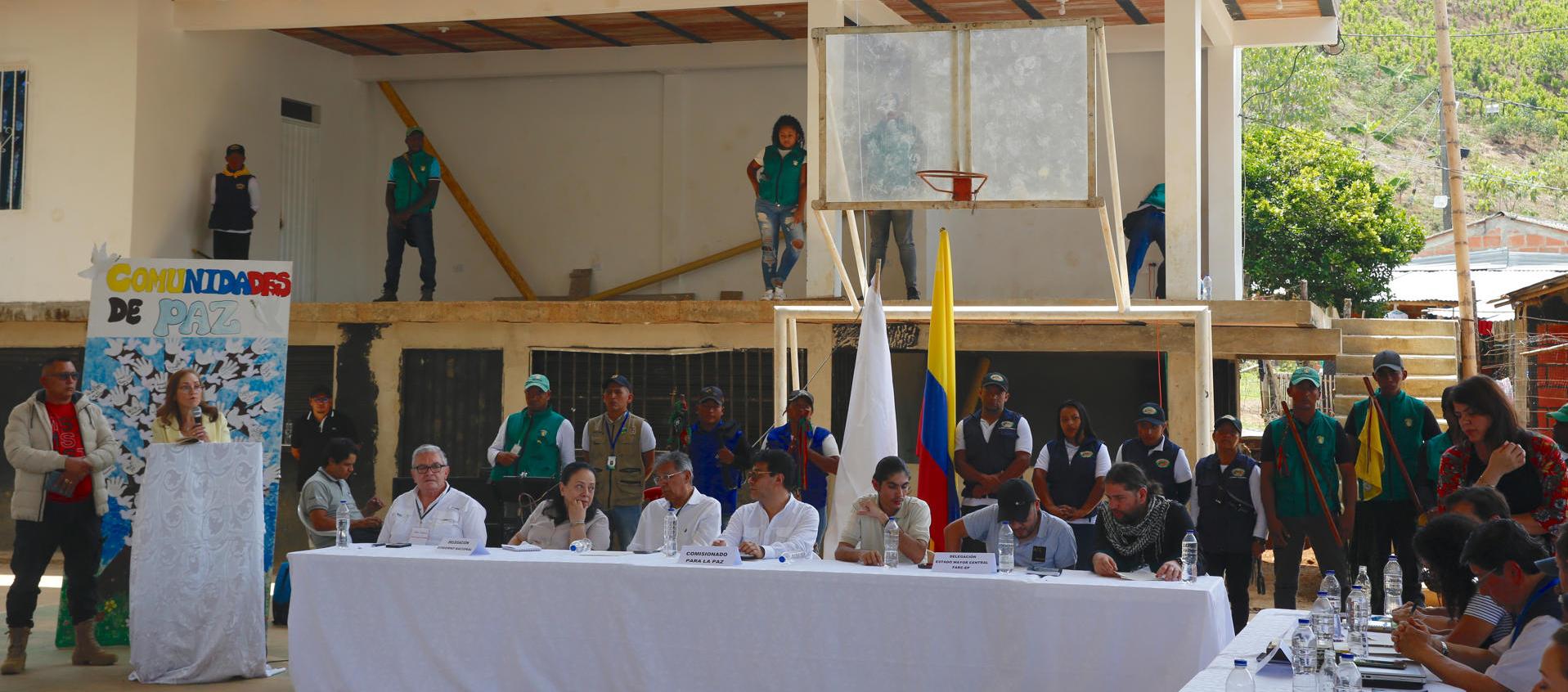 Mesa de diálogos entre el Gobierno y las disidencias de las FARC, en Suárez, Cauca.