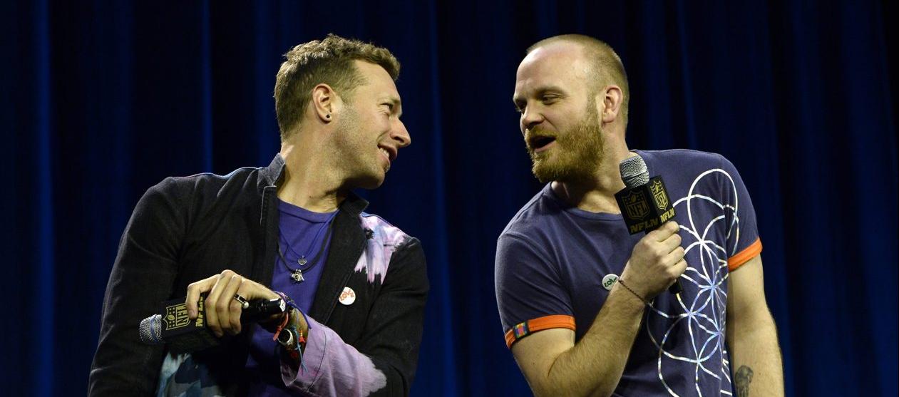 El vocalista de Coldplay Chris Martin y su guitarrista Jonny Buckland.