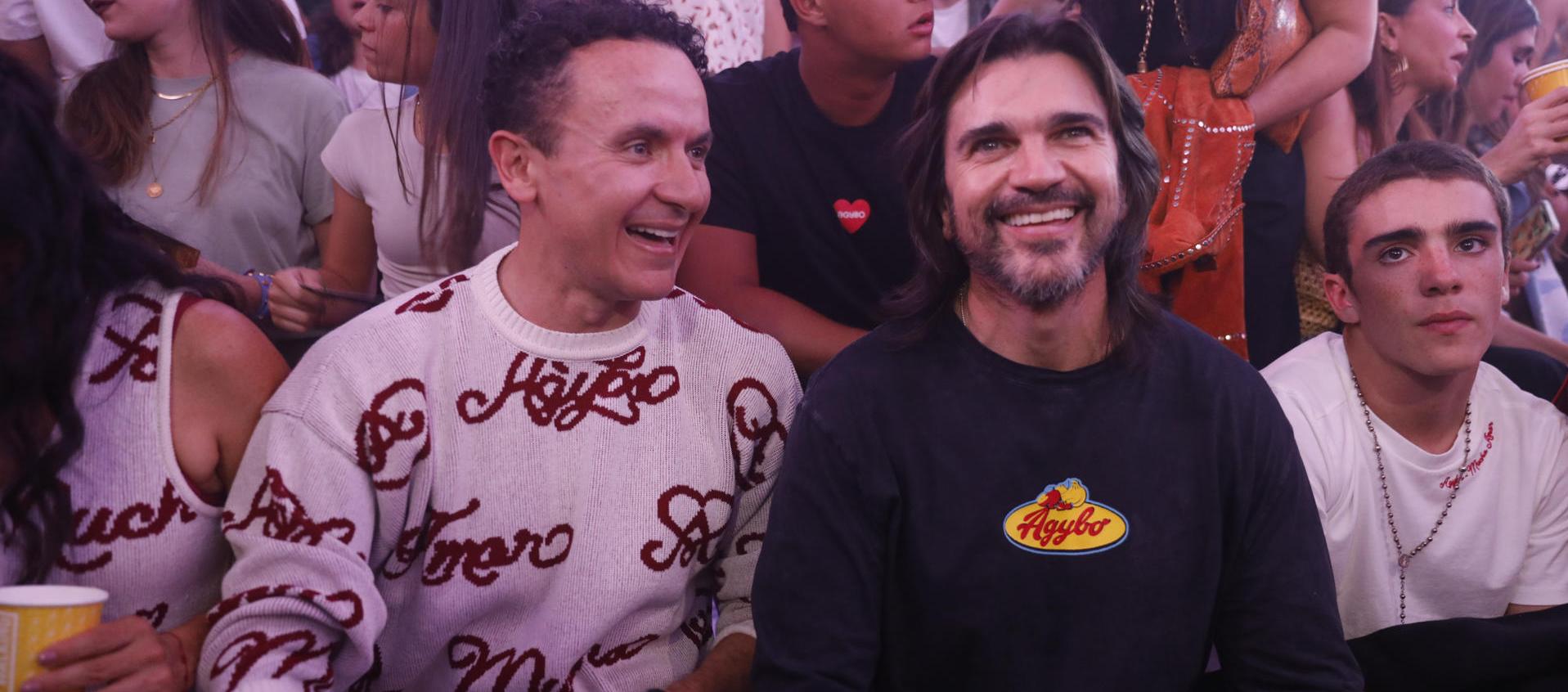 Juanes y Fonseca asisten al desfile de su marca Agybo en el desfile 'The cosmic árbol' . 