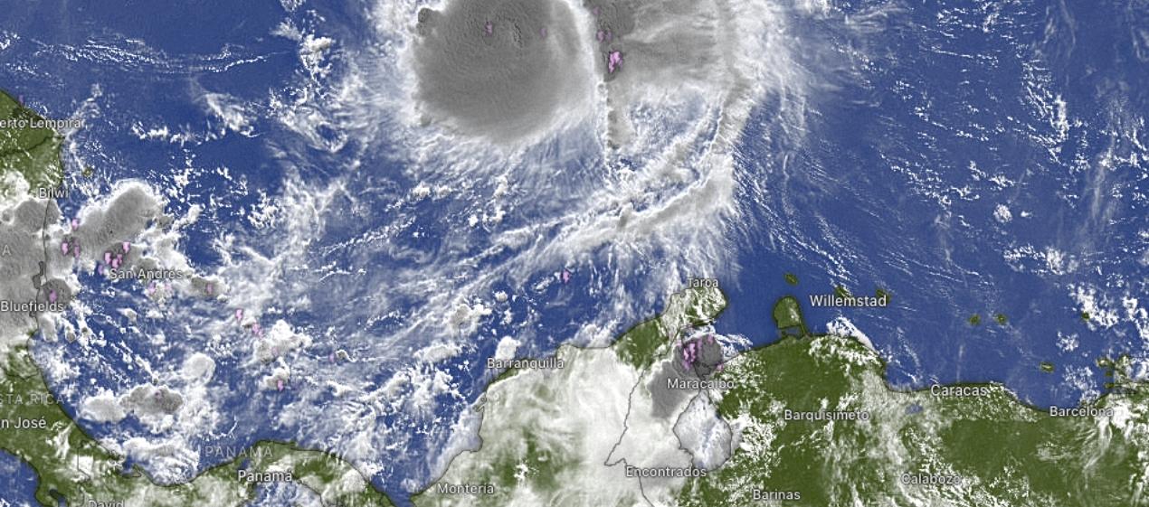 El ojo del huracán impactará este miércoles a Jamaica. 