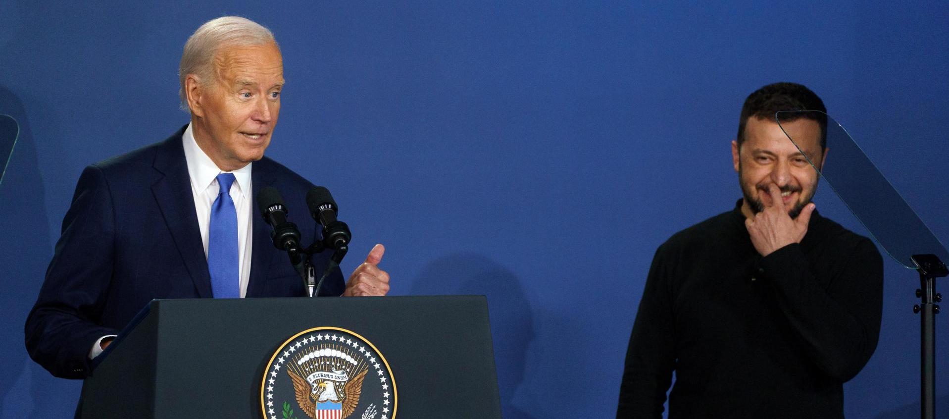 El presidente de Ucrania, Volodímir Zelenski, junto al presidente de Estados Unidos, Joe Biden. 
