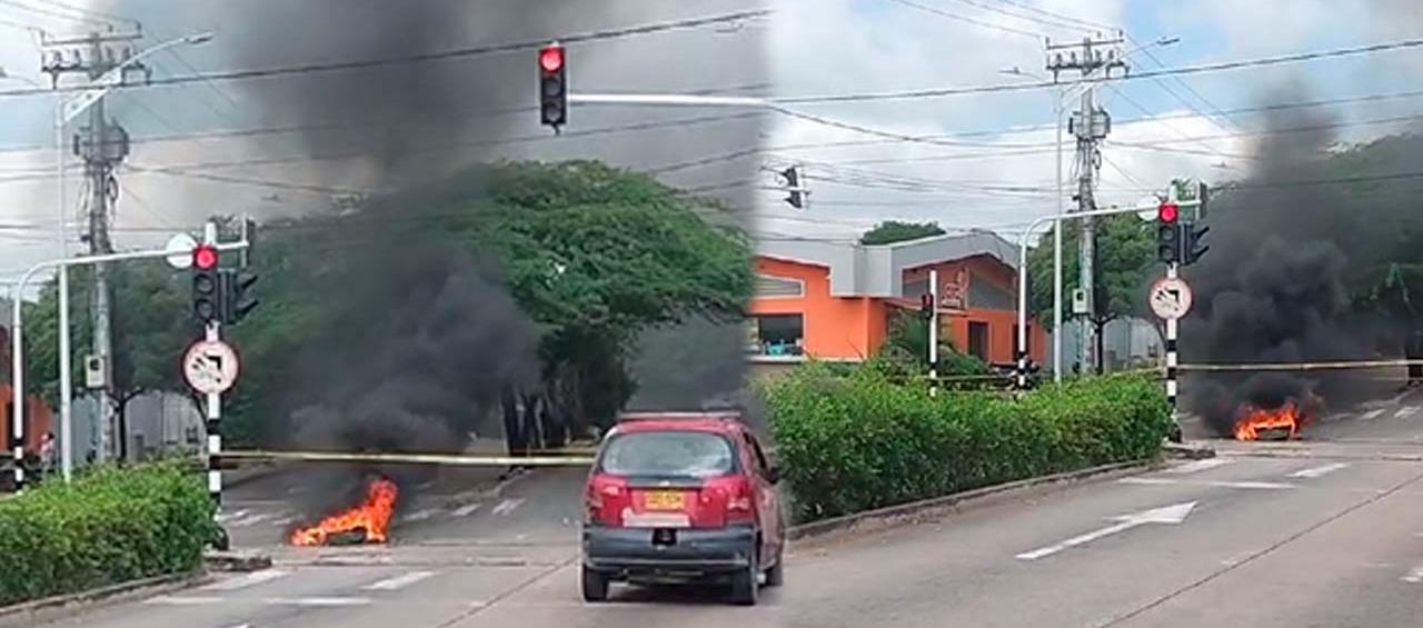 Bloqueo en la carrera 8 con calle 51B.