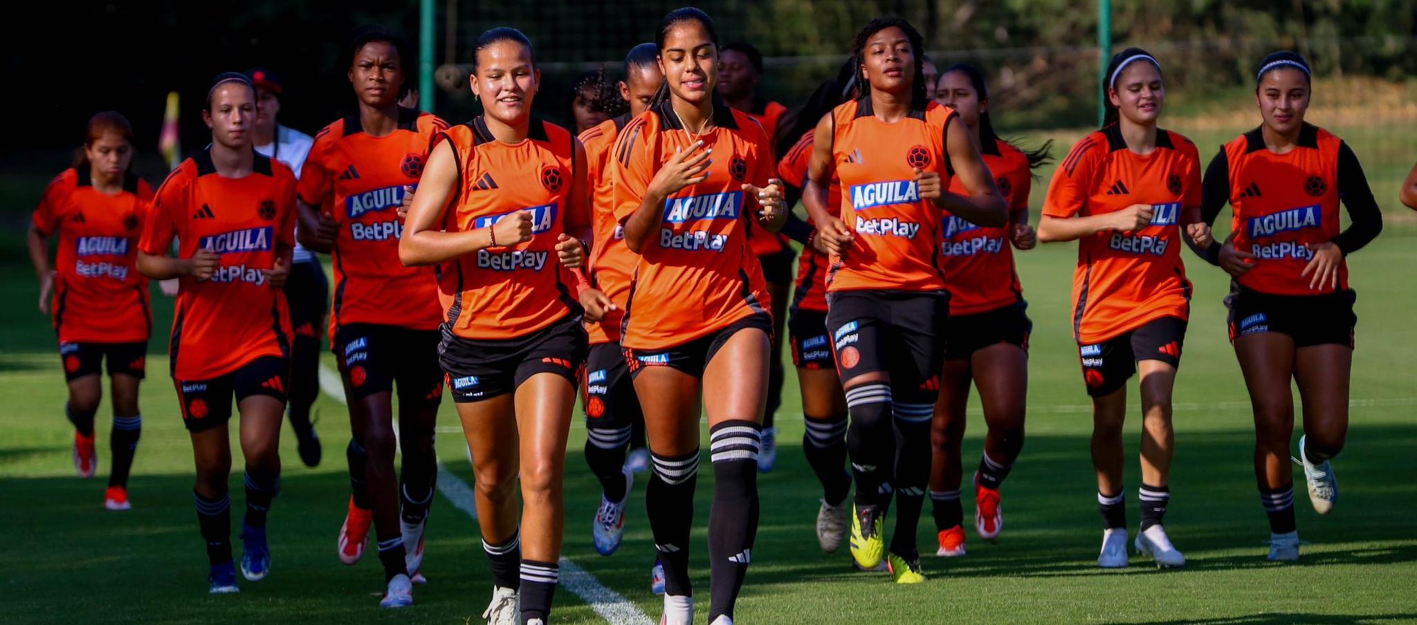 Entrenamiento de las jugadoras colombianas previo al partido.