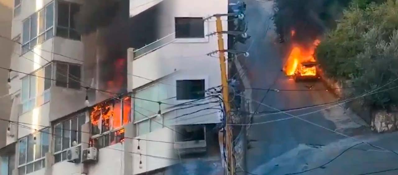 Incendios tras explosiones de aparatos de telecomunicaciones este miércoles en Líbano. 