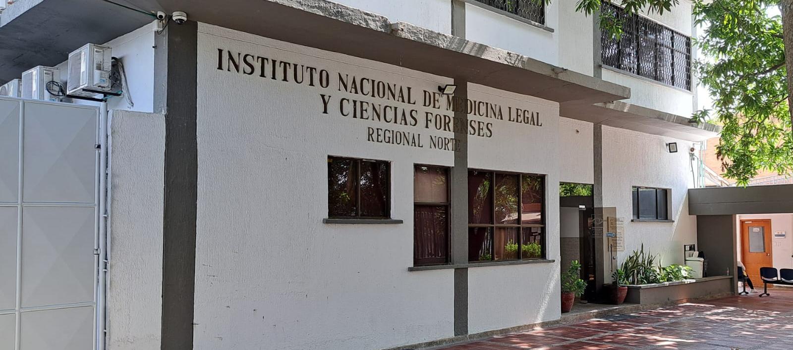 Fachada de Medicina Legal. 