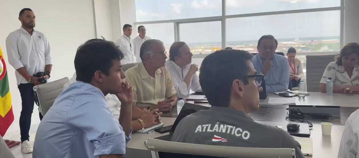 Reunión entre el Vicepresidente ejecutivo de la ANI, el Gobernador Verano y líderes de la comunidad de Puerto Colombia.