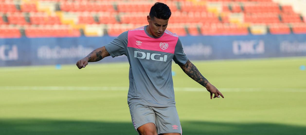 James Rodríguez con la camiseta del Rayo Vallecano, con el que podría debutar el próximo lunes.