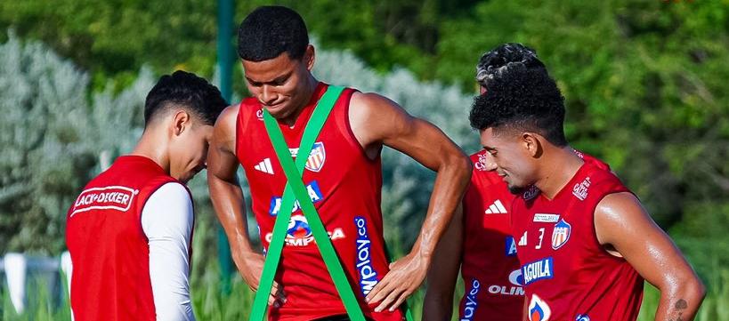 José Enamorado durante un trabajo físico en la sede deportiva Adela de Char. 