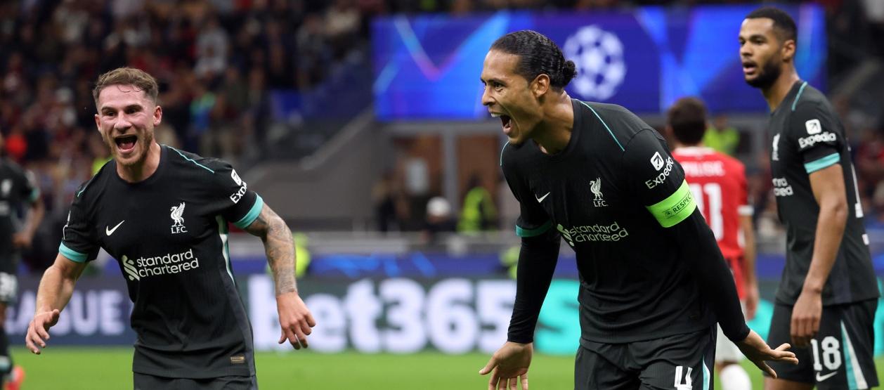 Virgil van Dijk, capitán del Liverpool, celebra el segundo gol ante el Milan.