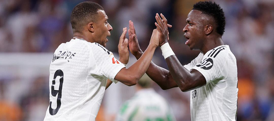 Kylian Mbappé y Vinicius Júnior, atacantes del Real Madrid.