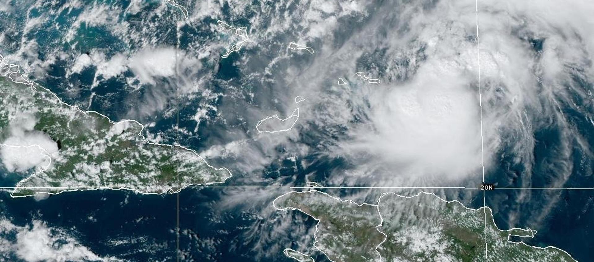 Aspecto del huracán Óscar acercándose a Cuba. 