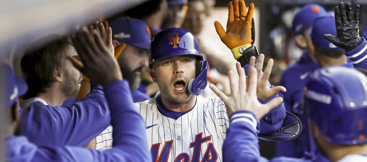 Pete Alonso abrió la pizarra para los Mets con un jonrón de tres carreras.