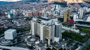 Edificio de EPM (centro) ubicado en Medellín. 